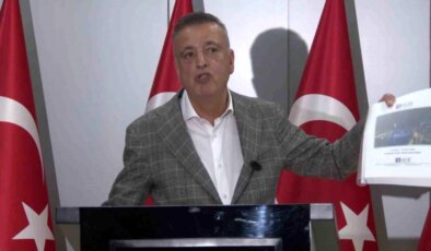 CHP’nin Ataşehir Belediye Başkanı Battal İlgezdi Partiden İstifa Etti