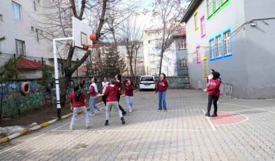 Muş’ta Yıldız Kızlar Basketbol Takımı Bölge Şampiyonu Oldu