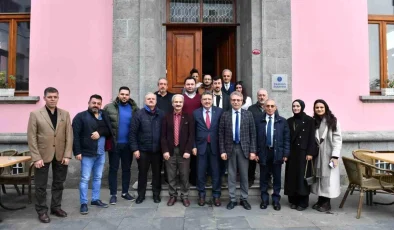 AK Parti Trabzon Büyükşehir Belediyesi Başkan Adayı Ahmet Metin Genç, Trabzon’a iki sanat merkezi yapacağını söyledi