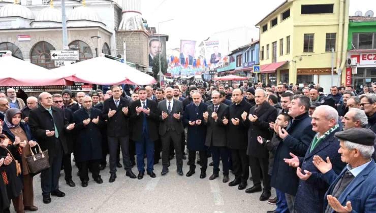 Bursa Büyükşehir Belediye Başkanı Alinur Aktaş: Cumhur İttifakı belediyeler hizmet yaparken muhalefet sadece algı yapıyor