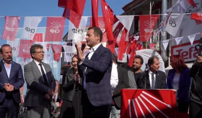CHP Balıkesir Büyükşehir Belediye Başkan Adayı Ahmet Akın Ayvalık’ta Miting Yaptı