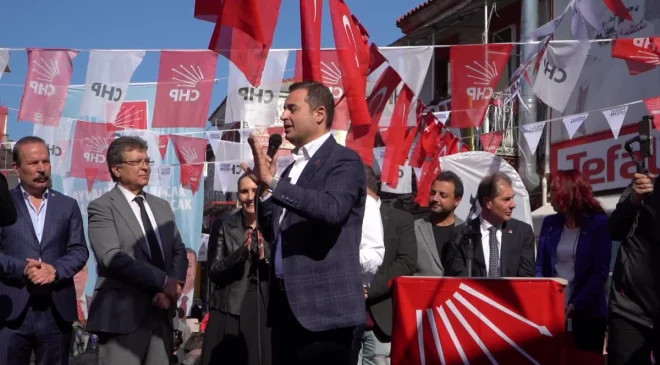 CHP Balıkesir Büyükşehir Belediye Başkan Adayı Ahmet Akın Ayvalık’ta Miting Yaptı