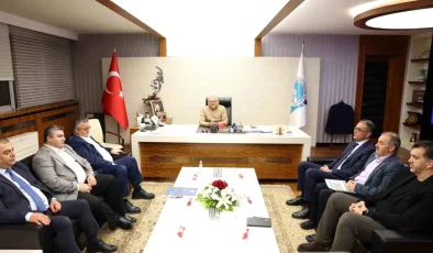 Kayseri Büyükşehir Belediye Başkanı Dr. Memduh Büyükkılıç, Gece Mesaisine Devam Ediyor