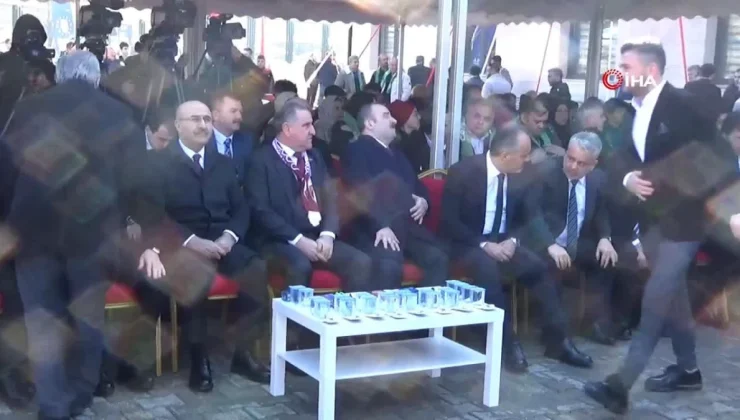 Spor Bakanı Osman Aşkın Bak İnegöl’de spor tesisi açtı